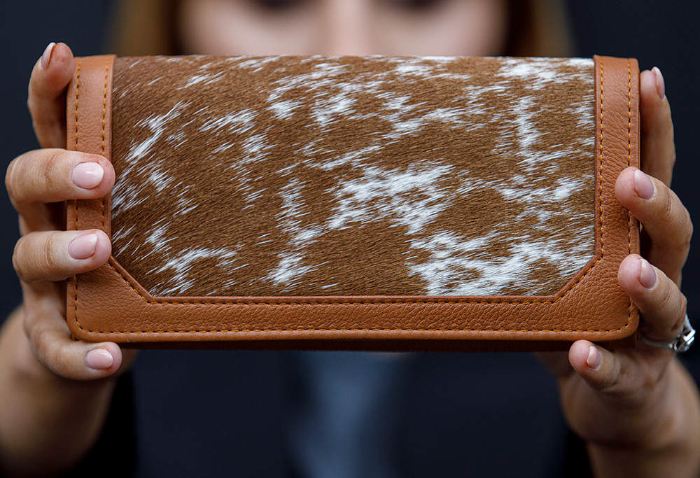 Belle Couleur - Odette Tan and White Cowhide Wallet